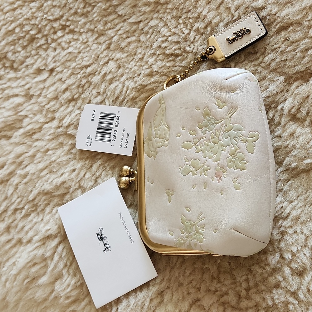 Adorable NWT Coach Disney X Bambi Kisslock Wallet ๐ค๐ฆ๐ฉท - Picture 14 of 16